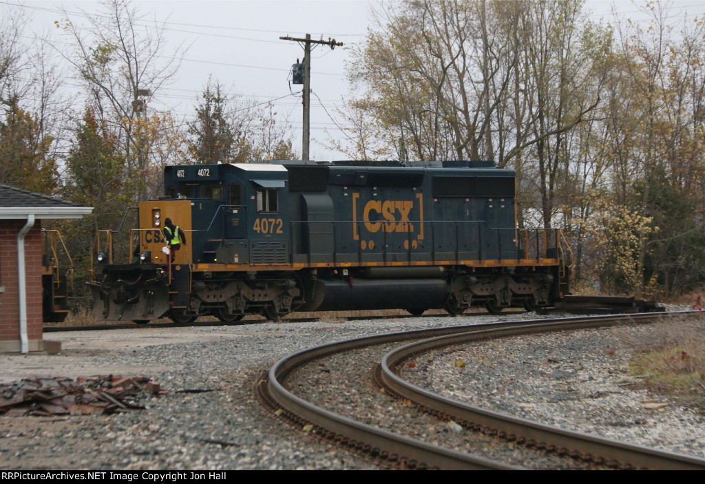 The J772 conductor climbs aboard the 4072 to start it up